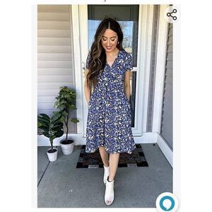 NWT OUGES SUMMER FLUTTER SLEEVE DRESS